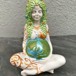 Статуетка оберіг Богиня Гайя білий із зеленим