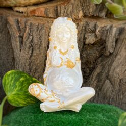 Статуетка оберіг Богиня Гайя біла