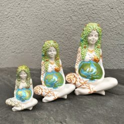 Статуетка оберіг Богиня Гайя білий із зеленим