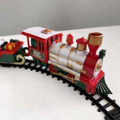 різдвяний паровоз 90 см, паровоз Merry Christmas 90 см, новорічний декоративний поїзд, музичний різдвяний потяг, поїзд для новорічної ялинки, паровоз з різдвяною мелодією 9126-003, декоративний різдвяний поїзд, святковий потяг з музикою 9126-003, паровоз з новорічними піснями, новорічний поїзд з музикою 90 см, рождественский паровоз 90 см, поезд Merry Christmas 90 см, новогодний декоративный поезд, музыкальный рождественский поезд, поезд для новогодней елки, паровоз с рождественской мелодией 9126-003, декоративный рождественский поезд, праздничный поезд с музыкой 9126-003, паровоз с новогодними песнями, новогодний поезд с музыкой 90 см