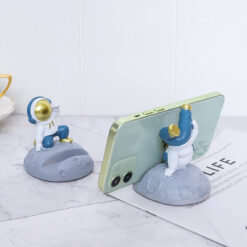 подставка для телефона космонавт, декоративная подставка для телефона, подставка для гаджетов космонавт, космическая подставка для телефона, настольная подставка для телефона, подставка для телефона на подарок, полистоун подставка космонавт, подставка космонавт для декора, телефонная подставка с космонавтом, стильная подставка космонавт, подставка для телефона 8x6x7 см, підставка для телефона космонавт, декоративна підставка для телефона, підставка для гаджетів космонавт, космічна підставка для телефона, настільна підставка для телефона, підставка для телефона на подарунок, полістоун підставка космонавт, підставка космонавт для декору, телефонна підставка з космонавтом, стильна підставка космонавт, підставка для телефона 8x6x7 см