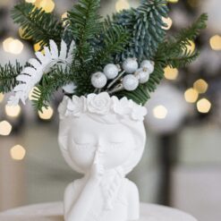 девочка с нобилисом, гипсовое кашпо с букетом, декоративное кашпо с елкой, кашпо для интерьера 9,5х7 см, новогодний декор с нобилисом, кашпо девочка гипс, новогодний букет в кашпо, новогодний декор для дома, композиция из нобилиса и гипса, маленькое кашпо с букетом, гипсовая фигурка с декором, декоративное кашпо для подарка, дівчинка з нобілісом, гіпсове кашпо з букетом, декоративне кашпо з ялинкою, кашпо для інтер'єру 9,5х7 см, новорічний декор з нобілісом, кашпо дівчинка гіпс, новорічний букет у кашпо, новорічний декор для дому, композиція з нобілісу та гіпсу, маленьке кашпо з букетом, гіпсова фігурка з декором, декоративне кашпо для подарунка