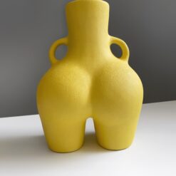ваза Лола жёлтая матовая 25х18 см, керамическая ваза женская фигура 25 см, стильная ваза женская форма 25 см, декоративная ваза женская попа 25х18 см, арт-ваза женская керамика 25х18 см, интерьерная ваза женская матовая 25 см, дизайнерская ваза женские формы 25 см, подарочная ваза женская Лола 25х18 см, оригинальная ваза женская скульптура 25 см, современная ваза женский силуэт 25х18 см, настольная ваза женское тело 25 см, художественная ваза женская матовая 25х18 см,
ваза Лола жовта матова 25х18 см, керамічна ваза жіноча фігура 25 см, стильна ваза жіноча форма 25 см, декоративна ваза жіноча попа 25х18 см, арт-ваза жіноча кераміка 25х18 см, інтер'єрна ваза жіноча матова 25 см, дизайнерська ваза жіночі форми 25 см, подарункова ваза жіноча Лола 25х18 см, оригінальна ваза жіноча скульптура 25 см, сучасна ваза жіночий силует 25х18 см, настільна ваза жіноче тіло 25 см, художня ваза жіноча матова 25х18 см