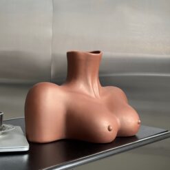 ваза женская грудь Монро шоколадная, ваза Монро шоколадный цвет, керамическая ваза грудь шоколадная, ваза женская форма Монро шоколадная, декоративная ваза Монро шоколадная, арт-ваза в форме груди Монро, стильная ваза Монро шоколадный оттенок, оригинальная ваза грудь Монро шоколадная, дизайнерская ваза Монро шоколадная, интерьерная ваза Монро шоколадная, подарочная ваза Монро грудь шоколадная, современная ваза Монро шоколадная, ваза жіночі груди Монро шоколадна, ваза Монро шоколадний колір, керамічна ваза жіночі груди шоколадна, ваза жіноча форма Монро шоколадна, декоративна ваза Монро шоколадна, арт-ваза у формі жіночих грудей Монро, стильна ваза Монро шоколадний відтінок, оригінальна ваза жіночі груди Монро шоколадна, дизайнерська ваза Монро шоколадна, інтер'єрна ваза Монро шоколадна, подарункова ваза Монро жіночі груди шоколадна, сучасна ваза Монро шоколадна