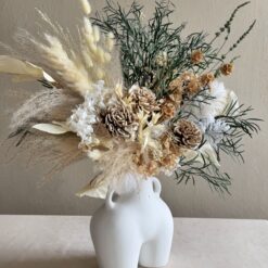 Букет із сухоцвітів та стабілізованих квітів