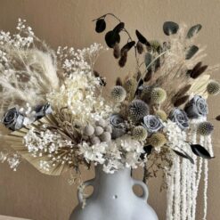 Букет из сухоцветов и стабилизированных цветов