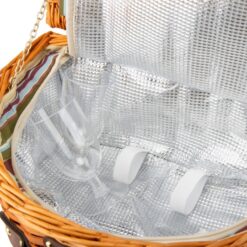 корзина для пикника с вилками из лозы