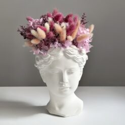 Кашпо в форме бюста с букетом на 1 сентября